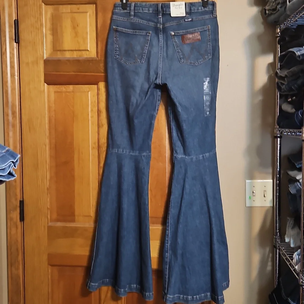 NWT Wrangler Retro Bailey High-Rise Flare Jeans - Picture 7 of 15